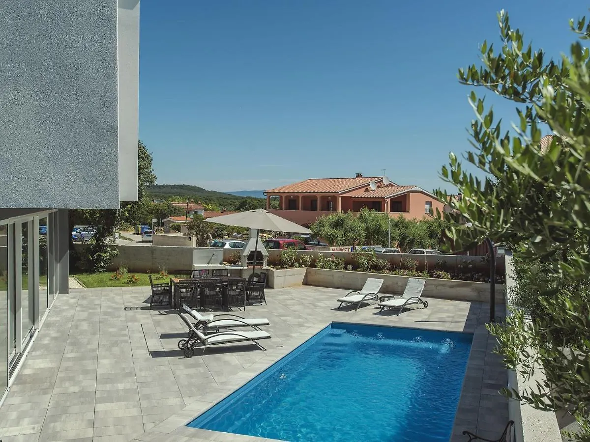 Majestic Villa With Private Pool Liznjan