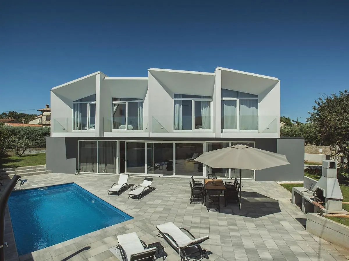 Majestic Villa With Private Pool Ližnjan 0*,