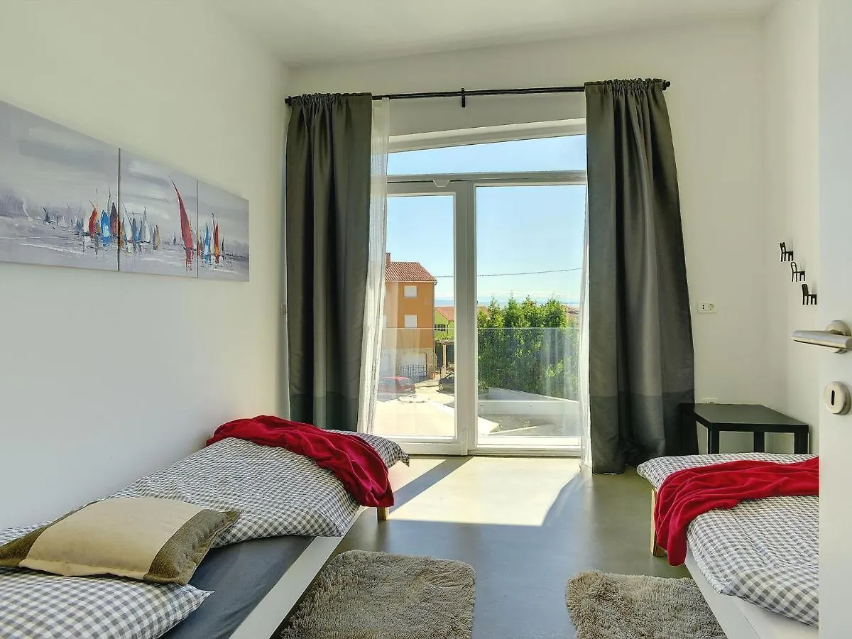 Majestic Villa With Private Pool Ližnjan